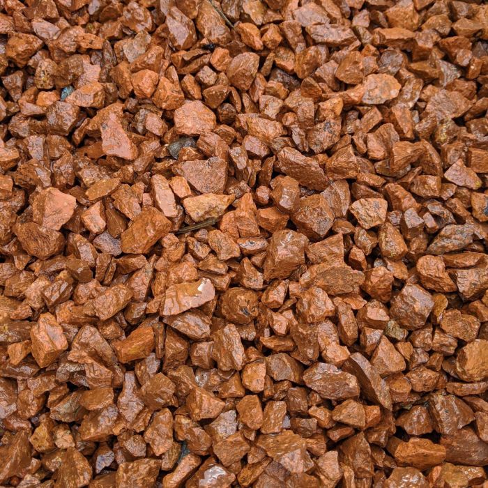 Cumbrian Red Chippings 14mm 850kg Bulk Bag Suregreen